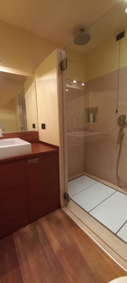 Daisy Apartment In Centro A โกโม ภายนอก รูปภาพ
